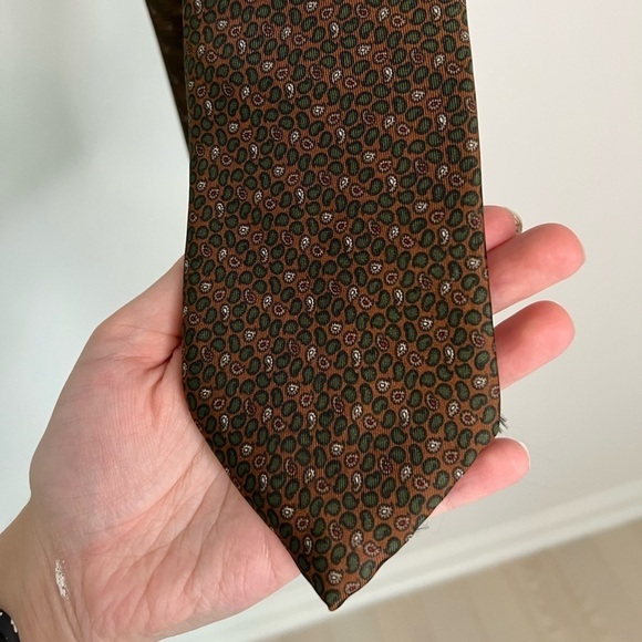 Oscar de la Renta Other - Vintage Oscar De La Renta 100% Silk Paisley Tie
